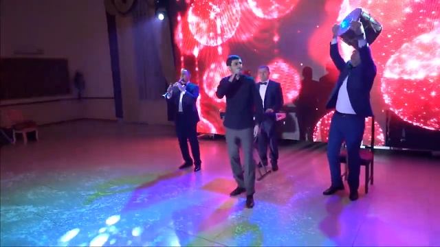 Магомед Аликперов Ви вилер Огонёк Эксклюзив ТВ смотреть онлайн