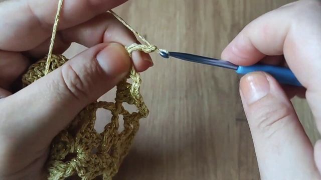 Мк.Вяжем красивую шаль 3D крючком смотреть онлайн