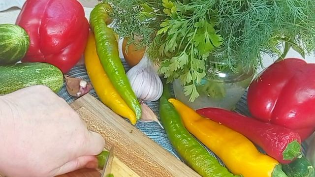 САЛАТ ГРИБНОЙ с ПЕРЦЕМ на зиму.Делайте побольше! смотреть онлайн