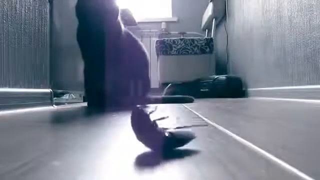 Таракан отжигает брейк данс