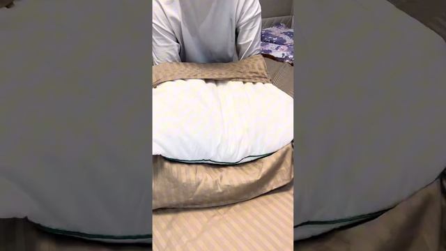 Надеваем наволочку 70*70 на подушку 70*50, что бы это было к смотреть онлайн