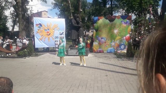 Лягушка.             Котлярова Катя и Новикова Карина смотреть онлайн