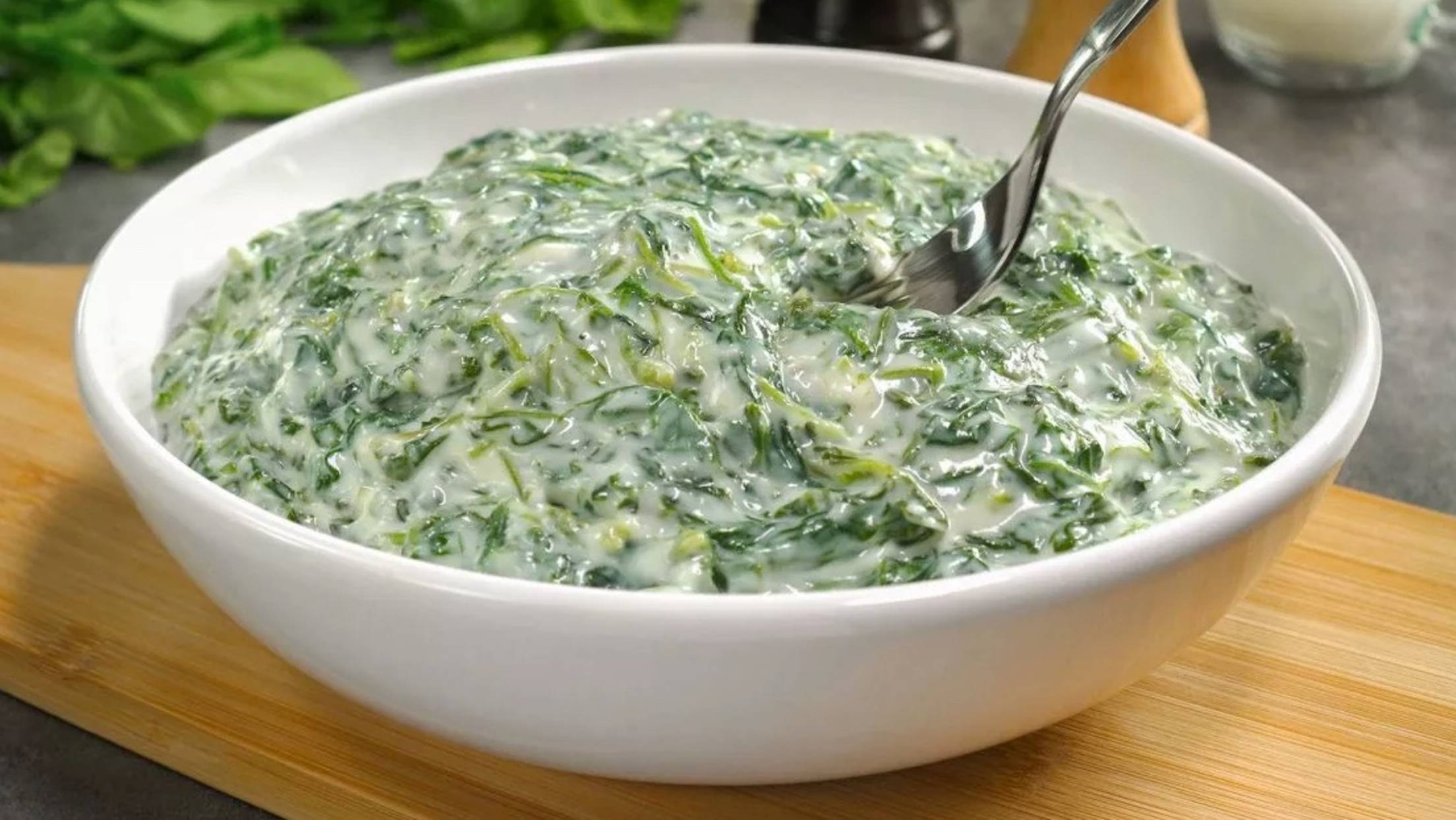 ШПИНАТ В СЛИВОЧНОМ СОУСЕ - идеальный гарнир к мясу или рыбе. Рецепт от Всегда Вкусно! смотреть онлайн