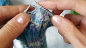 Вяжу  носки. Укрепленная пятка треугольником.