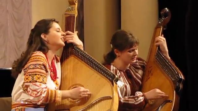 Місяць на небі.Дует бандуристок