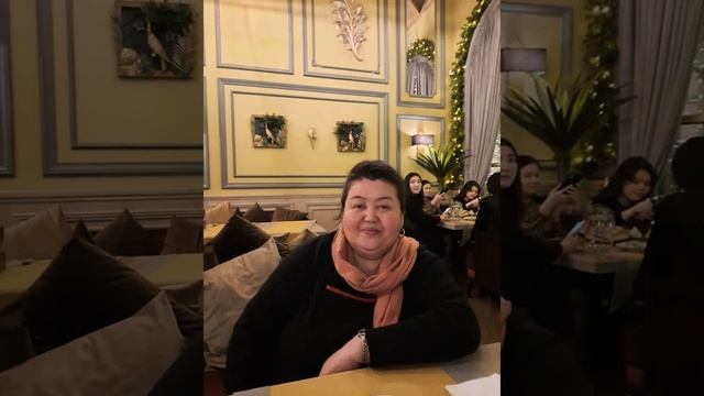 Дамира Барпыевна поет.