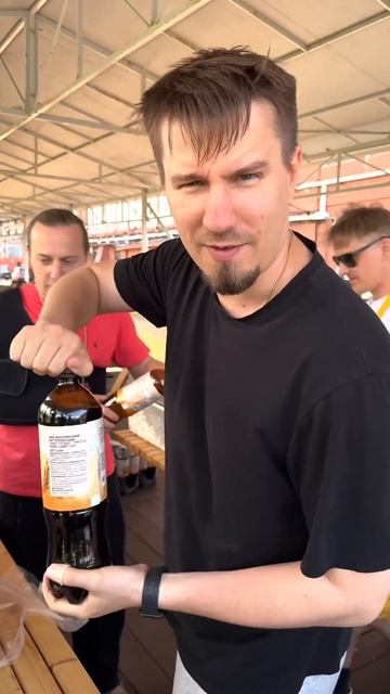 Приготовили 700 литров окрошки и раздали людям смотреть онлайн