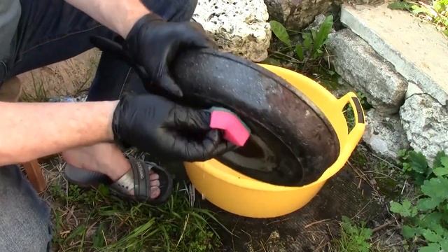 Как очистить сковороду от застарелого нагара в домашн смотреть онлайн