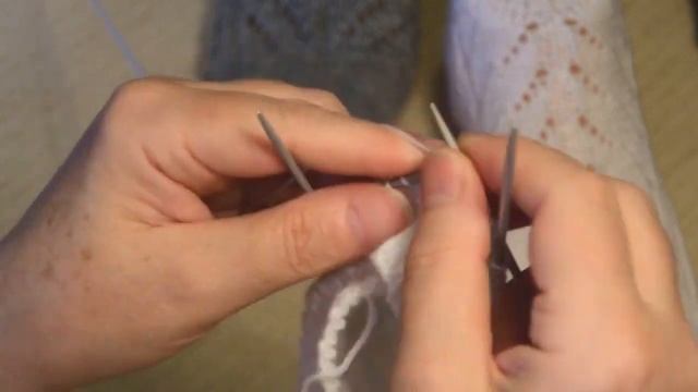 Красивые носочки спицами. Простые в исполнении.#2024