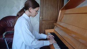 Кутыгина Мария 2 класс.     Й. С. Бах - Менуэт c-moll.