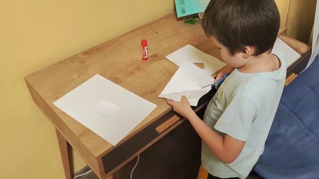 Саша и поделка маме смотреть онлайн