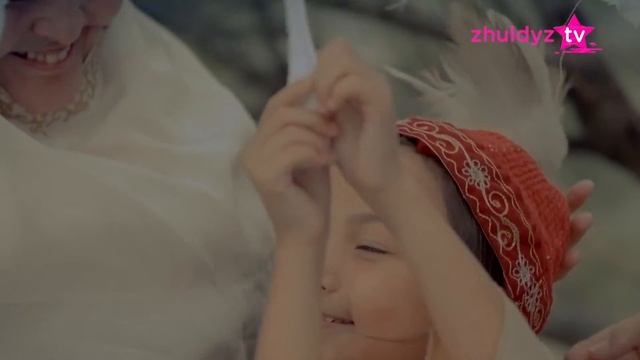 Салия Теміралиева - Аяулы анам смотреть онлайн