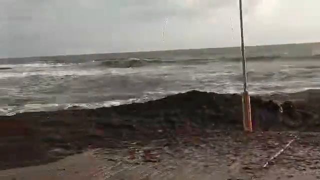 Циклон Максимка закидал Пафос грязью смотреть онлайн