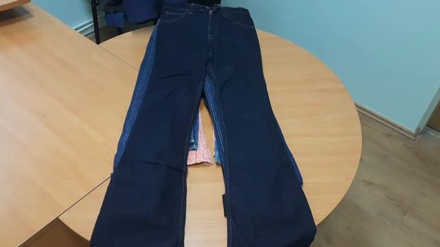 DEK0300 Дитячі брюки 10 кг; лот 12143848; 29 шт. смотреть онлайн