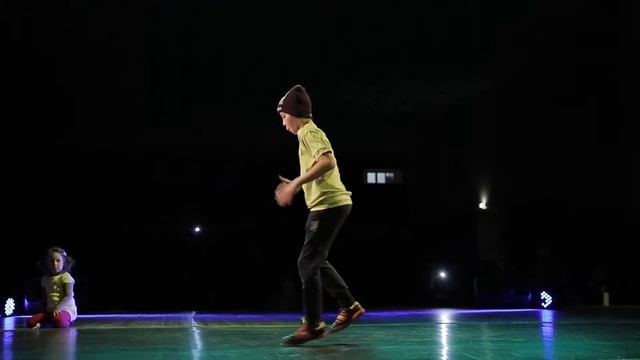 Belarusian Break Dance Championship 2018 (kids)_bboy ART (SKY MOVE Shool) VS bboy SKY #2 круг смотреть онлайн