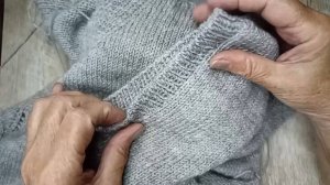 ОБРАБОТКА ПРОЙМЫ жилета резинкой 1×1. Ритм прибавок и порядок набора петель из кромочных.