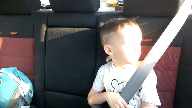 Сережу ушатало в машине смотреть онлайн