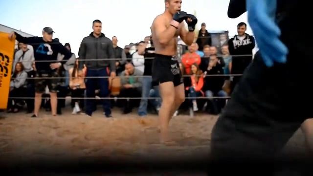 Новичок в ММА сломал ребра крутому уличному бойцу смотреть онлайн