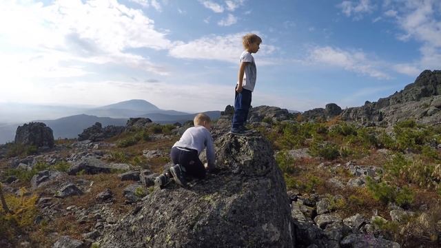 Семейное восхождение на Серебрянку и Конжак в сентябре 2016 г. смотреть онлайн