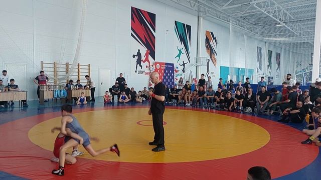 Турнир по Вольной борьбе памяти М.Нурбагандова г.Ханты-Мансийск смотреть онлайн