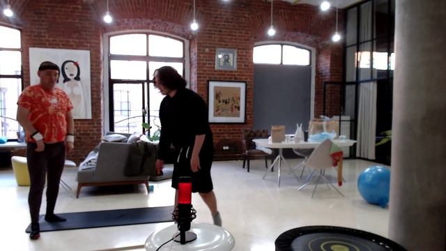 ЖОЖО и МУХАДЖАН ЗАНИМАЮТСЯ ФИТНЕСОМ смотреть онлайн