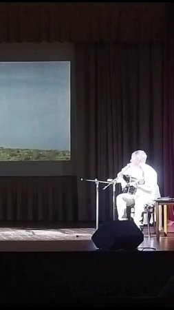 Мама родная Слеза по щеке пробежала На перроне вокзала Душу тоска разрывала #мама #вокал #душа