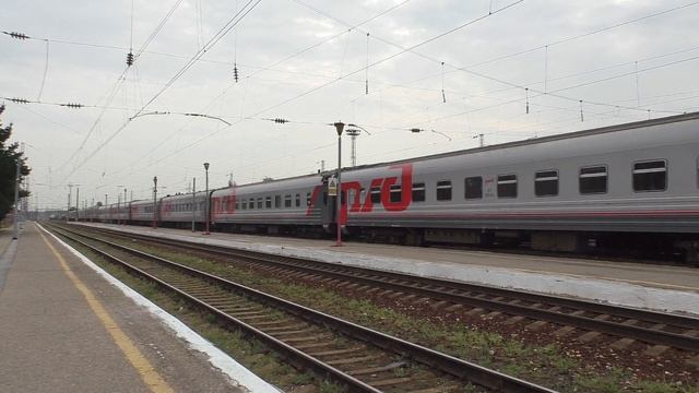 Электровоз ЧС4Т-449 с пассажирским поездом смотреть онлайн