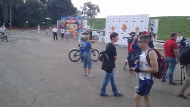 Волонтер говорит: Старт Велотриатлона смотреть онлайн