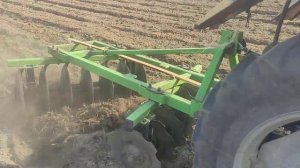 Трактор Т-25, дискова борона бомет ! Дядя Федя, контролю?