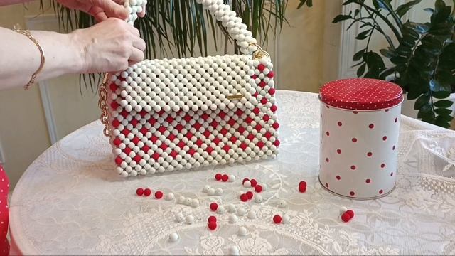 Плетение СУМОК из БУСИН. Изделия ручной работы. HandMade. Все о бархатной сумочке "ПинАп"