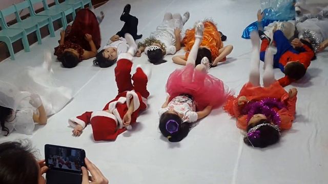 Утренник(2) смотреть онлайн