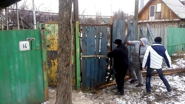 Эвакуатор перемещение памятника социализму. смотреть онлайн