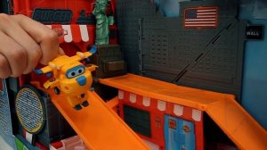 Магазин игрушек - Донни (мультик Джетт и супер крылья)