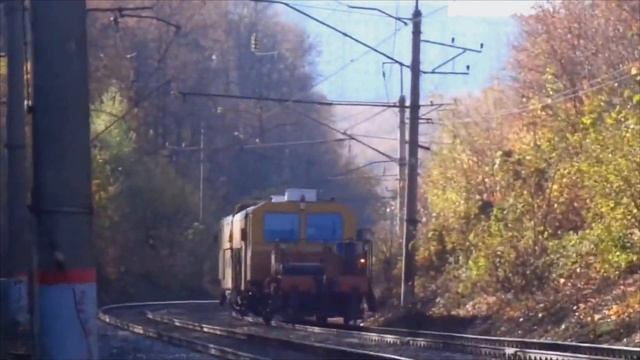 необычный поезд едет город уфа 8 октября 2021 russia ВИСЯЧИЙ КАМЕНЬ смотреть онлайн