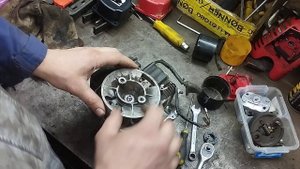 Бензобур или мотокоса не развивает обороты и глохнет