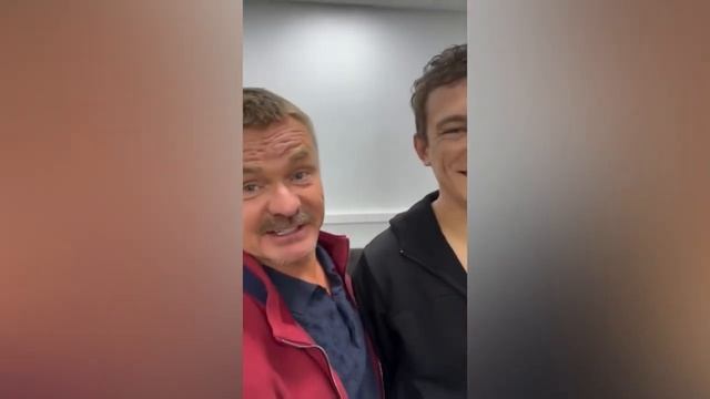 Звезда «Физрука» Владимир Сычёв «приструнил» Никиту Кологривого смотреть онлайн