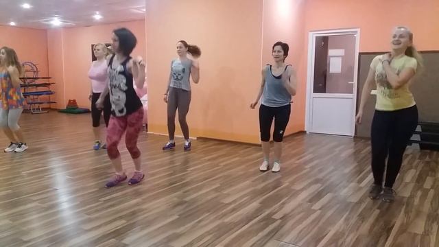 Зумба в латиноамериканских ритмах. Инструктор Настя Кравец. смотреть онлайн