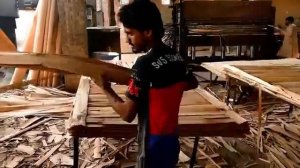 Иран Как делают фанеру в небольшом боксе Вот таких предприятии д