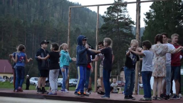 Меж отрядные танцы смотреть онлайн