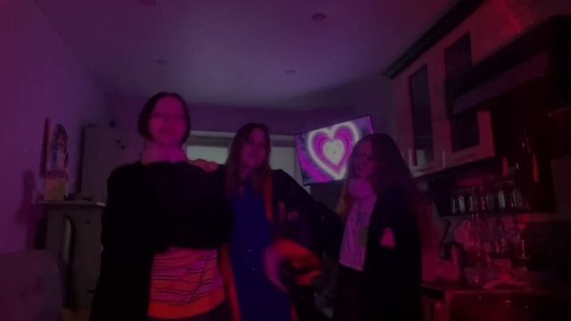 🩷Пародия на Old sweaters-Свитера💜 смотреть онлайн