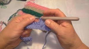 Практичный  плотный не  тянется  не  перекашивается узор  крючком!