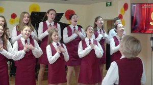 "Солнце улыбается"
Муз. И. Левина, сл. О. Левицкого