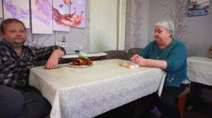 Бросил сын отца у чужих людей Жена не хочет забирать Готовим оладьи и обсуждаем