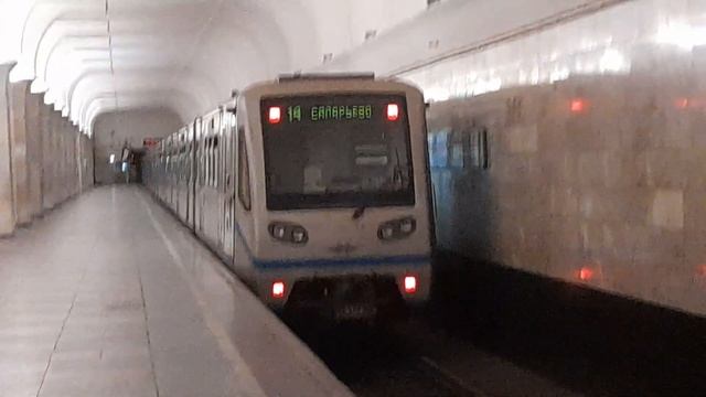 Заболел! Электропоезд 81-740/741 "Русич" с белой маской отправляется с "Кропоткинской", СокЛ смотреть онлайн