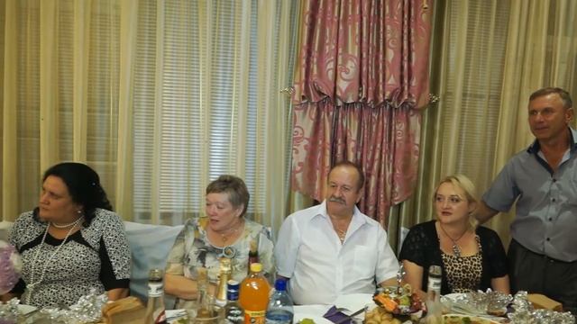 Поёт Екатерина