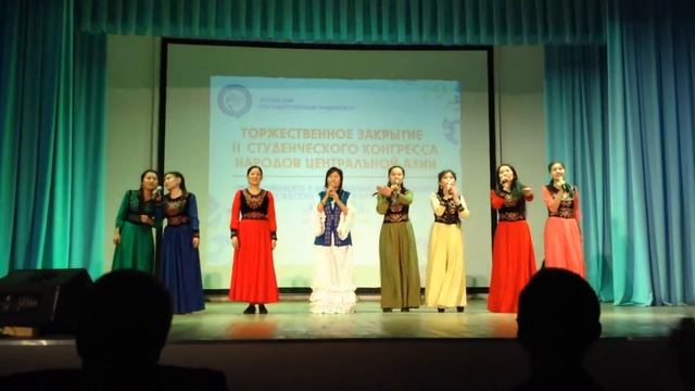 "Кыргызымдын жигиттери" поют студентки АлтГУ смотреть онлайн