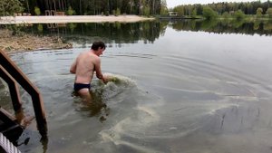 Майский заплыв в озере