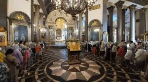 Великий прокимен "Бог наш на небеси"