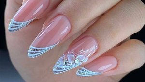 Красивый маникюр на праздник