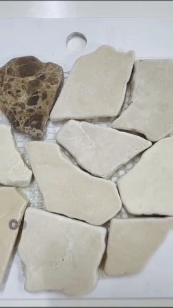Мраморная мозаика брекчия, размер чипа мозаики разноформатный